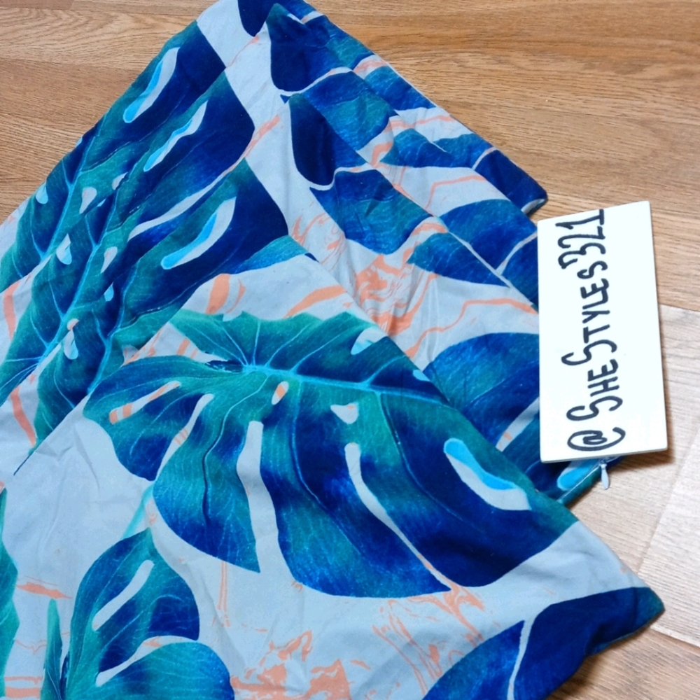(4) Accent / Throw Pillow Coverings